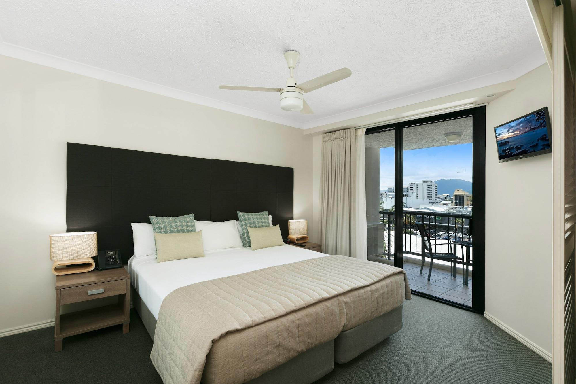 Mantra Esplanade Hotel Cairns Kültér fotó