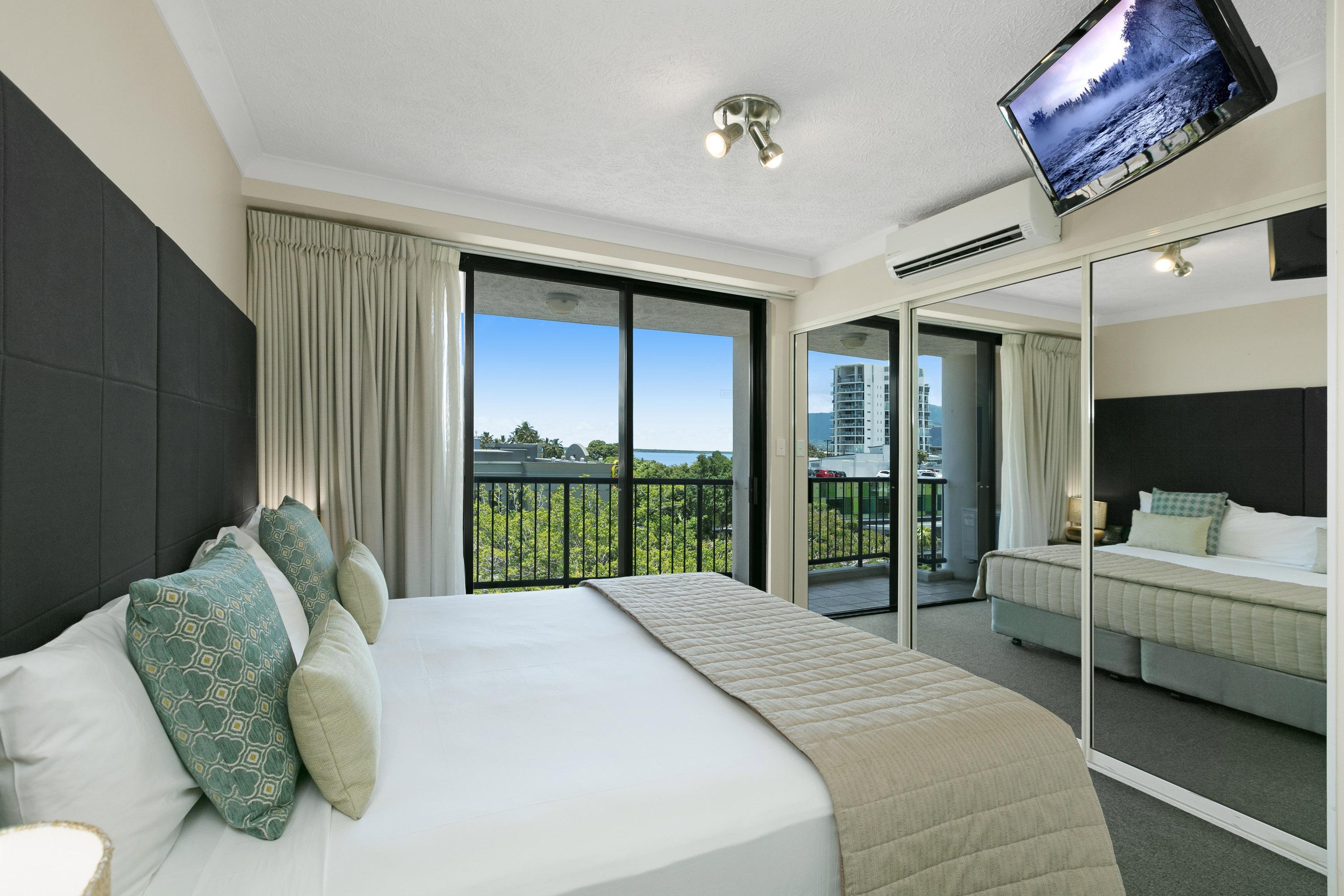 Mantra Esplanade Hotel Cairns Kültér fotó