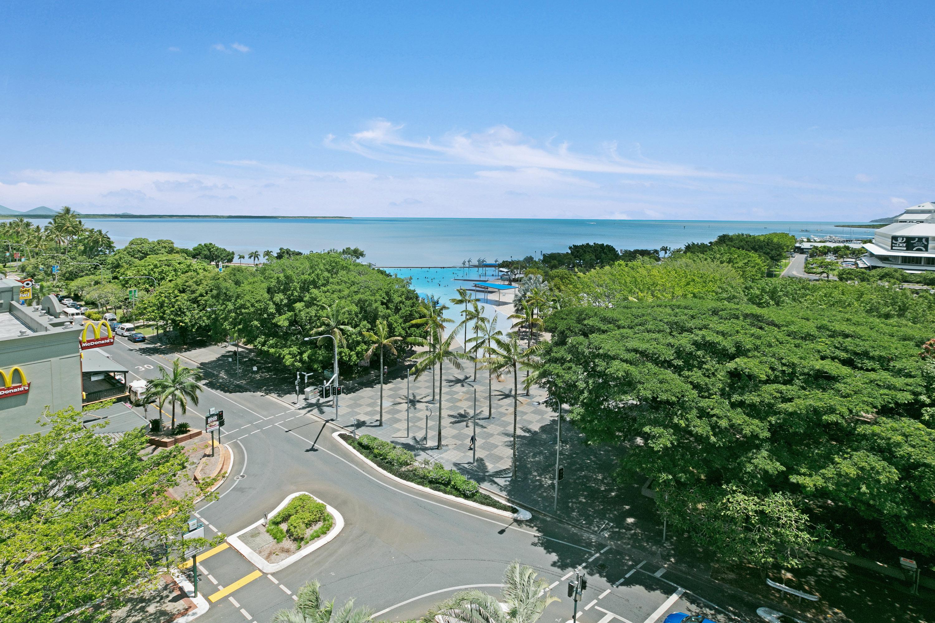 Mantra Esplanade Hotel Cairns Kültér fotó