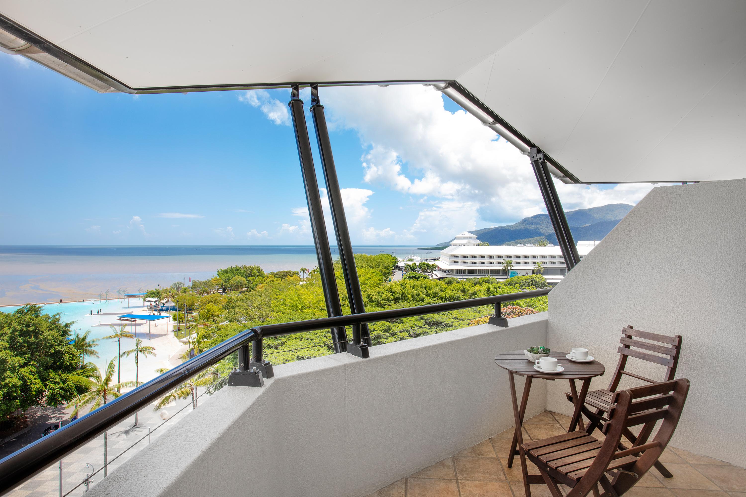 Mantra Esplanade Hotel Cairns Kültér fotó