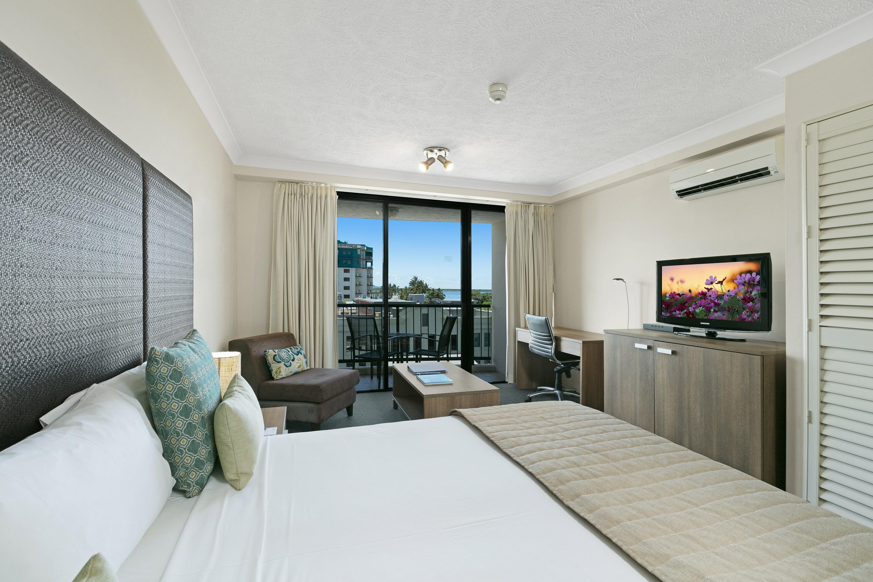 Mantra Esplanade Hotel Cairns Kültér fotó