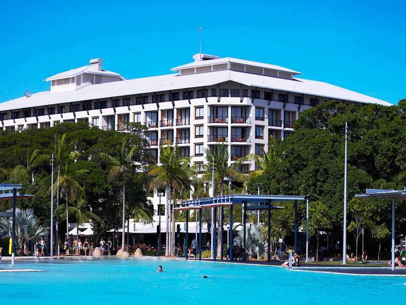 Mantra Esplanade Hotel Cairns Kültér fotó